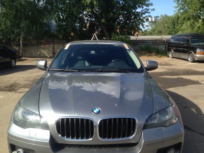 BMW X6 с установленным стеклом